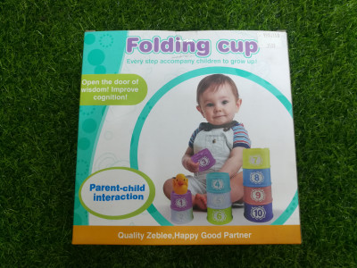 Folding cups